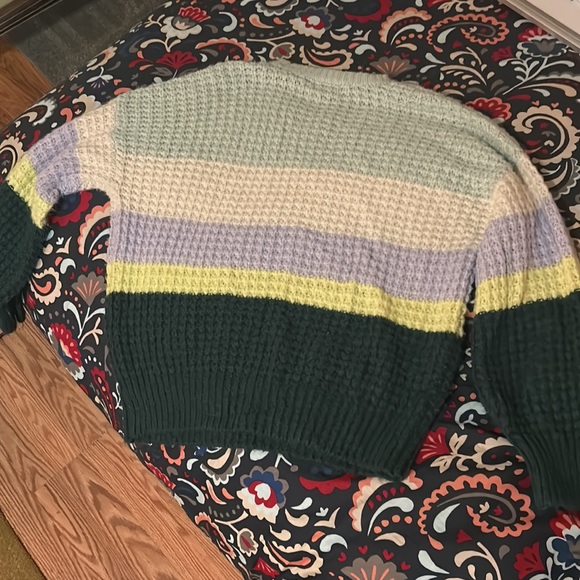 Universal thread knitted multi-color sweater - Picture 2 of 3